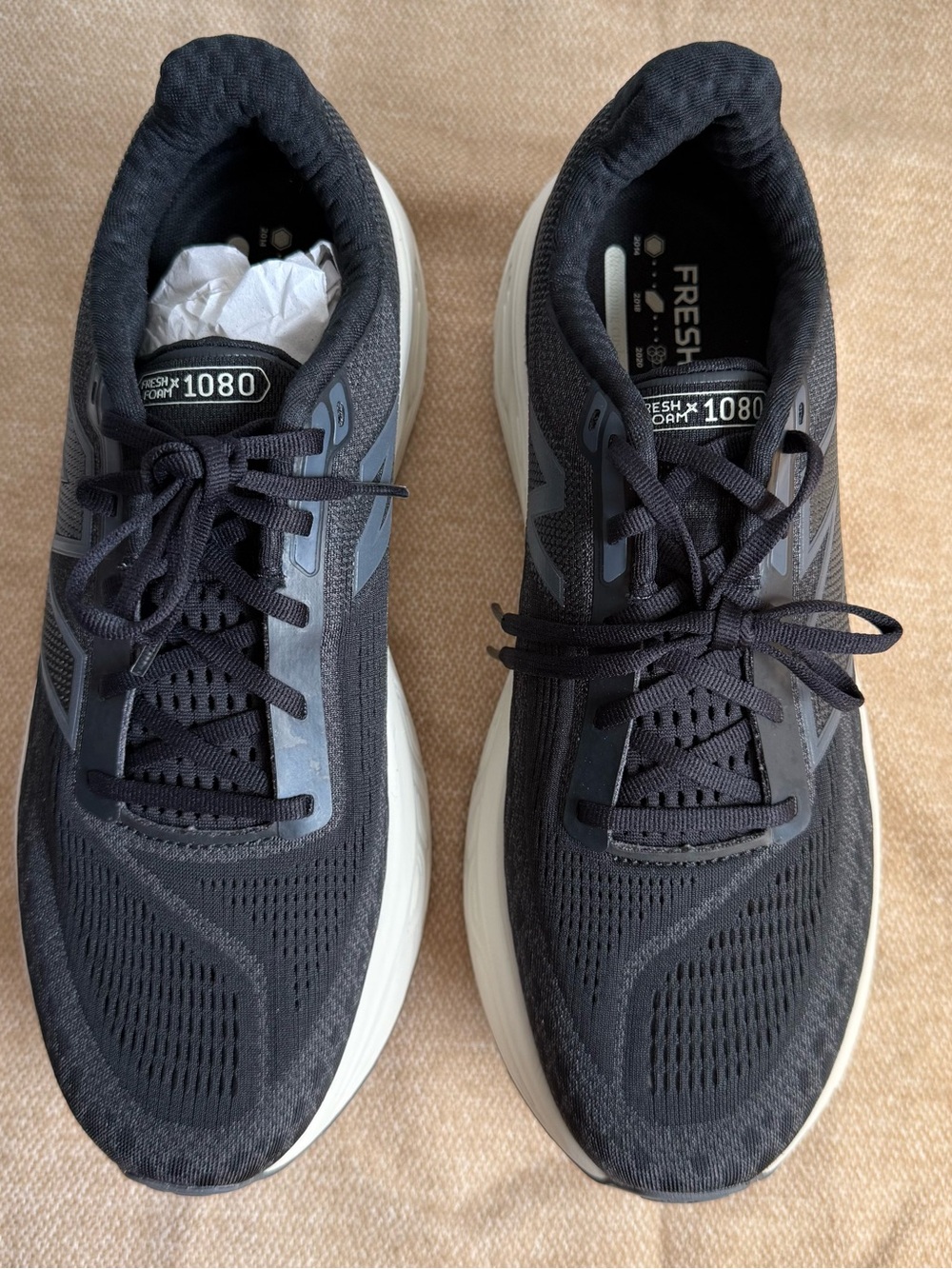 New Balance Men's Running Shoes in Black with White size 10.5 New